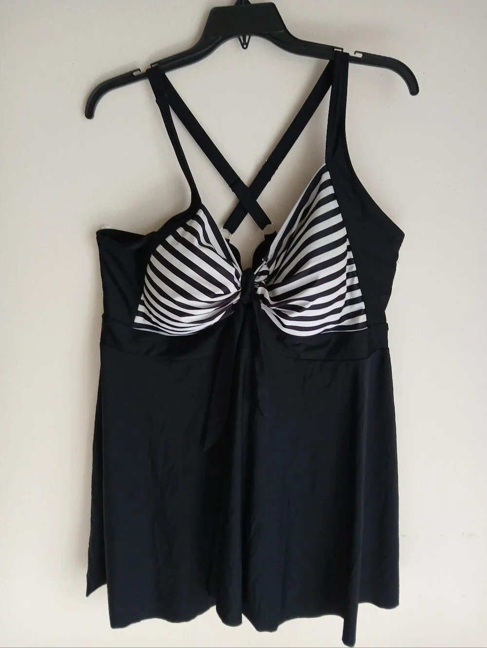 Bloom Chic Swim Top Size 26 Black White